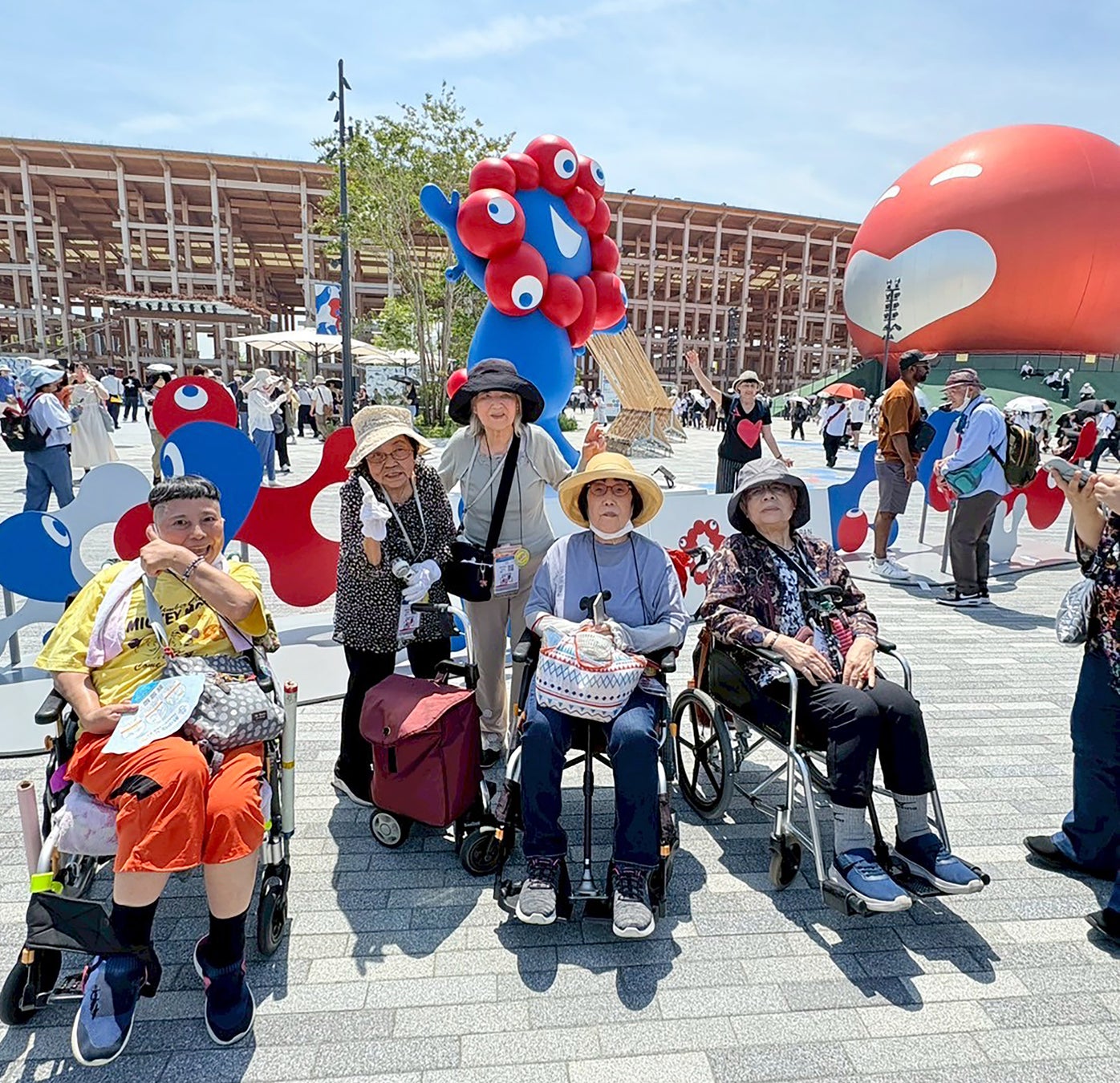 大阪・関西万博で高齢者300名の来場をサポート！介護旅行のふるさぽーとトラベルが見た“外出の壁”とは