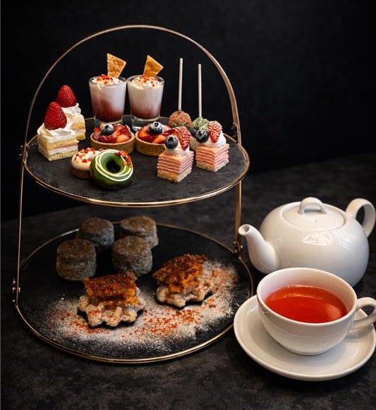 【アロフト大阪堂島】梅田で楽しむ初夏「ストロベリー×抹茶アフタヌーンティー」W XYZ Barにて2026年5月1日より期間限定開催