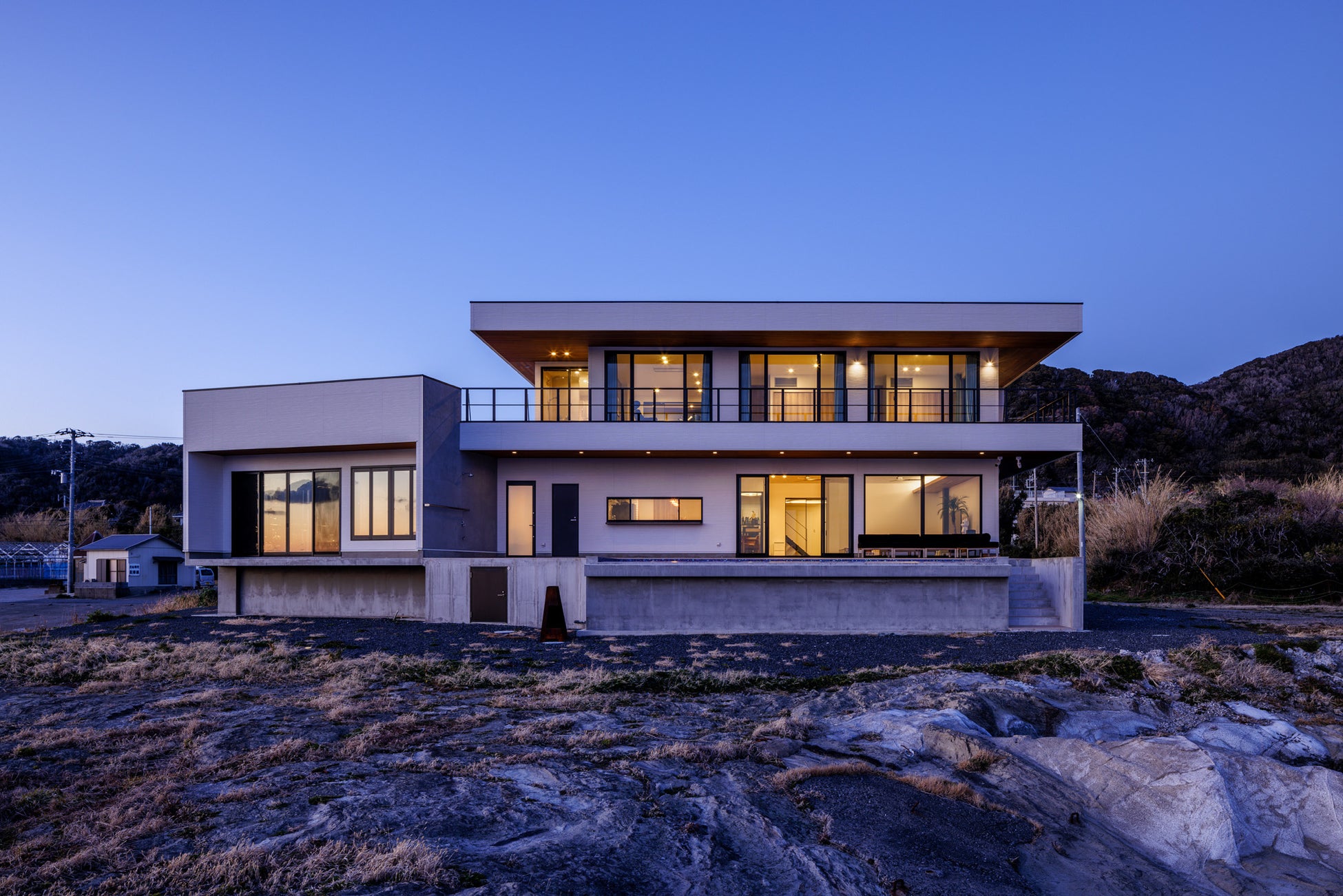 千葉県館山市に、海最前線の一棟貸しヴィラ「the MELLOW HOUSE 館山」が4月リニューアルオープン