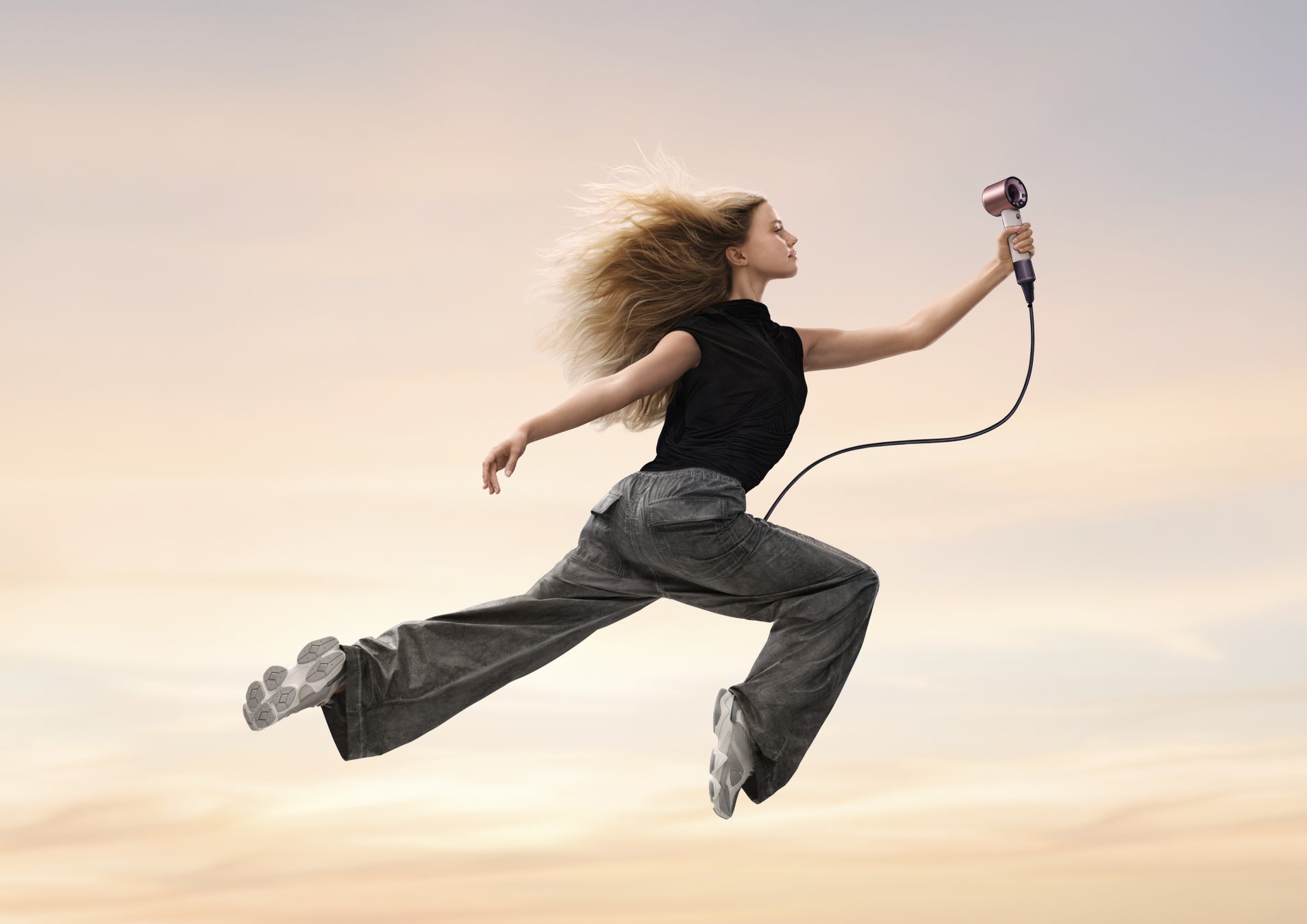 ダイソンビューティー、「Dyson Supersonic™ Travelヘアドライヤー」を発表