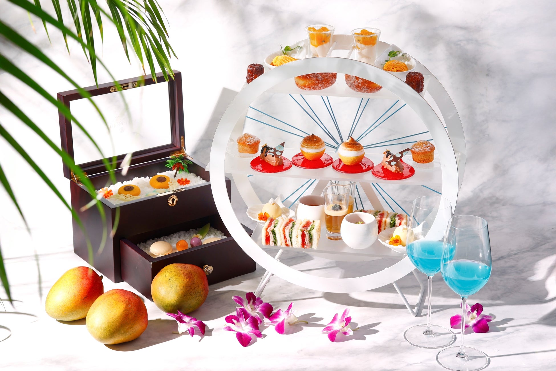 【東京ステーションホテル】ミントブルーがティータイムを華やかに演出！The Lobby Lounge オリジナルデザートプレート