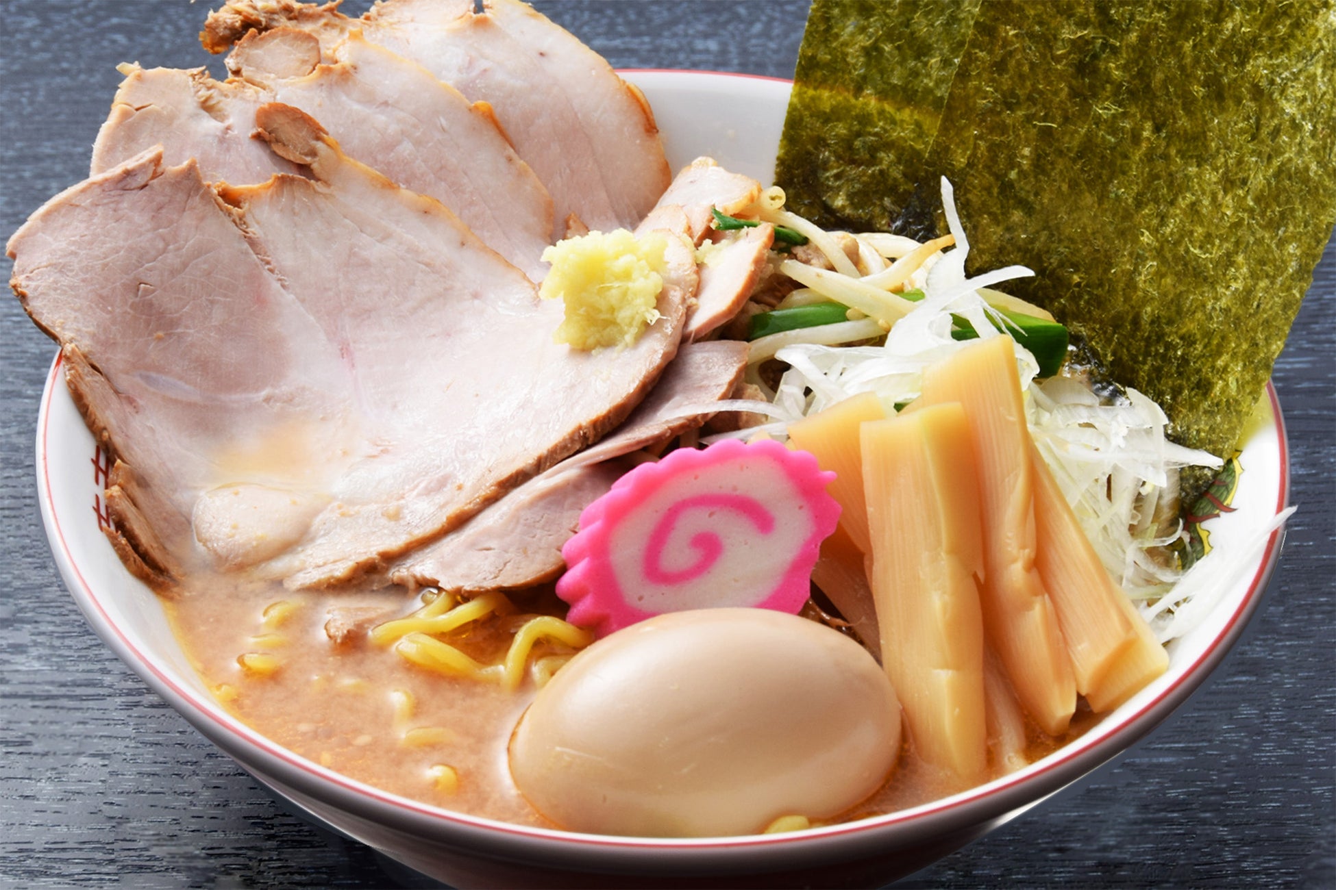 スマホを置いてすり鉢と台湾茶を。千葉里山に元牛舎を改装した1日2組限定、漢方の物語をめくる静かな薬膳鍋ランチ、ゴールデンウィークの混雑避けも。