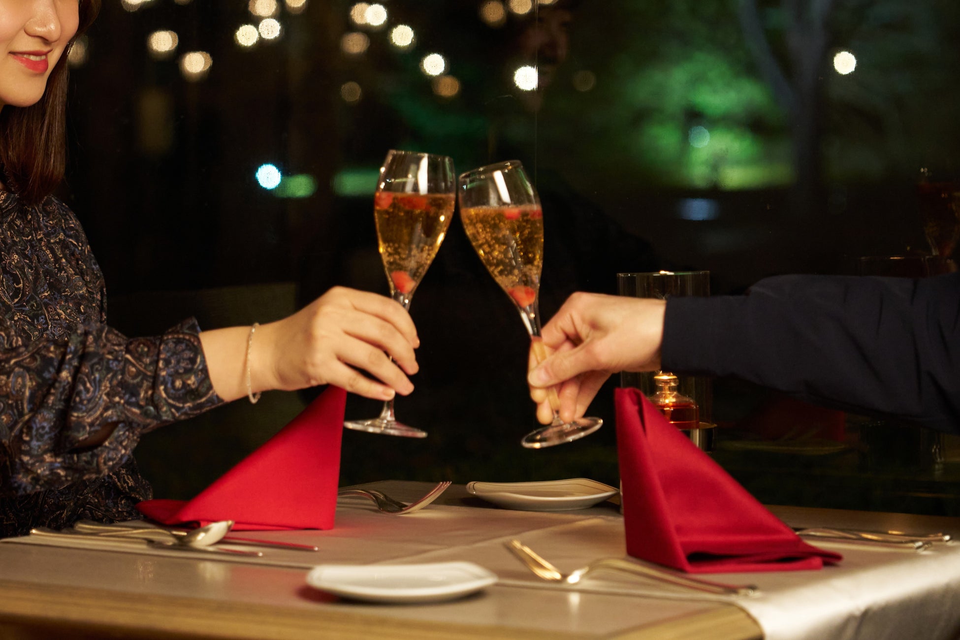 【沖縄・国際通り】体験型ガラス工房「Do OKINAWA」4月25日オープン旅の思い出を“その場で持ち帰れる”カフェ併設の体験施設