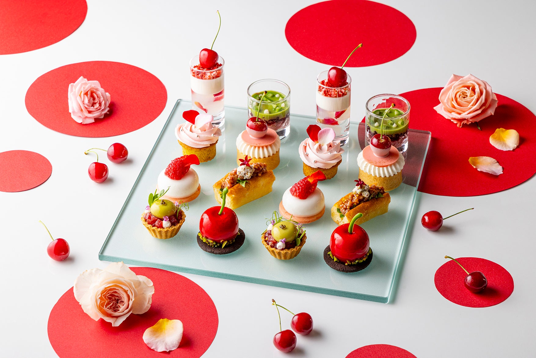 コンラッド東京、6月16日（火）より「チェリー＆ローズ アフタヌーンティー “ラ・フルール”」を開催