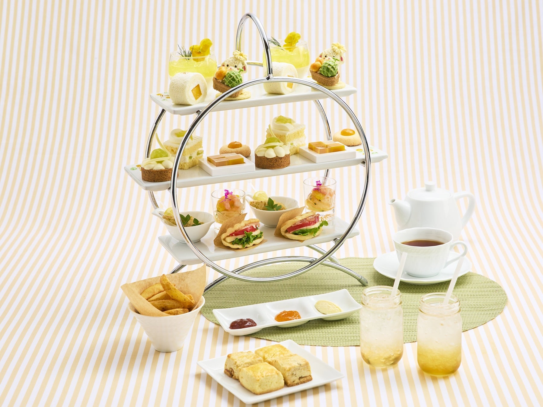 【ロイヤルパークホテル】メロンとマンゴーの魅力を堪能「サマーフルーツアフタヌーンティー」が6月限定で登場