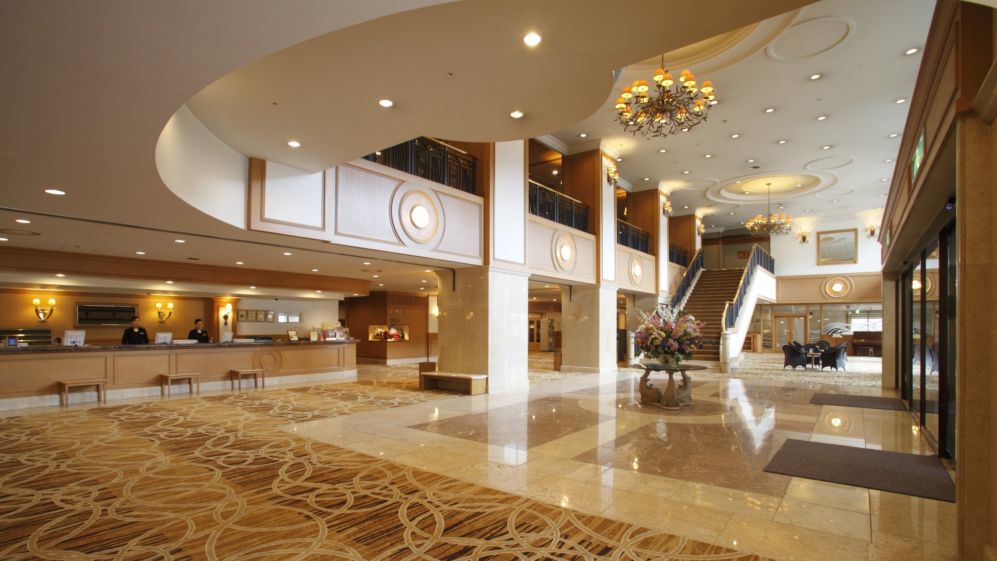 夏のトレイルをより快適に楽しむクーリングシャツ『Sun Drift Cooling Shirt』Mountain Hardwearより新登場