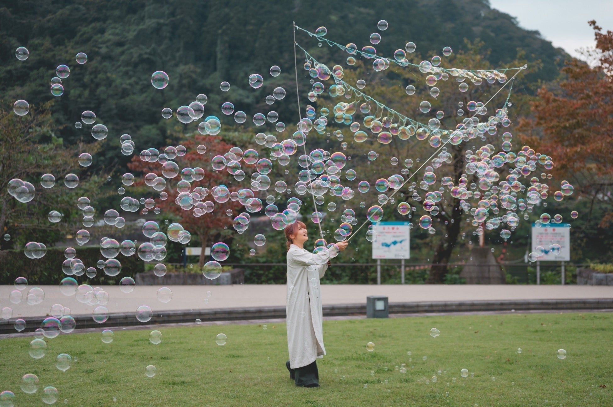 【箱根ホテル小涌園】シャボン玉で♯し泡せをお届け！シャボン玉師「みんみぽ」が贈る夢時間　光と泡のシャボン玉イベントを初開催！