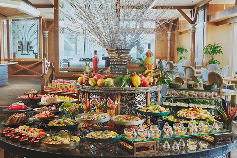 フレンチレストラン「フォーシーズン」リニューアルオープン！ 東シナ海を望む特等席で、週末ランチビュッフェ♪ オープン記念のワインフリーフロー6月28日まで