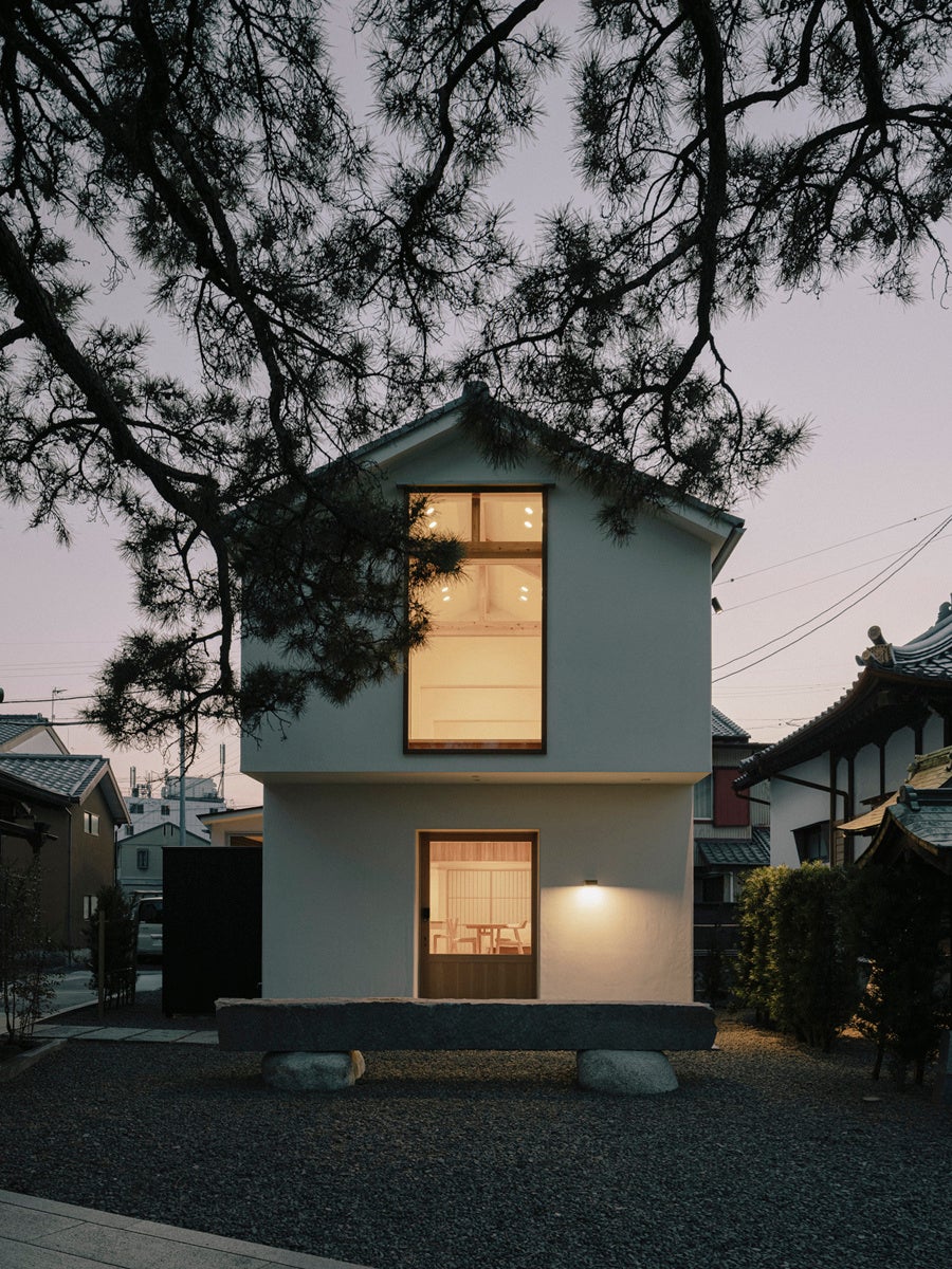東海道藤枝宿の日本遺産構成文化財「久遠の松」を望む一棟貸しの宿、大慶寺貸別荘「観松蔵（かんしょうぞう）」誕生