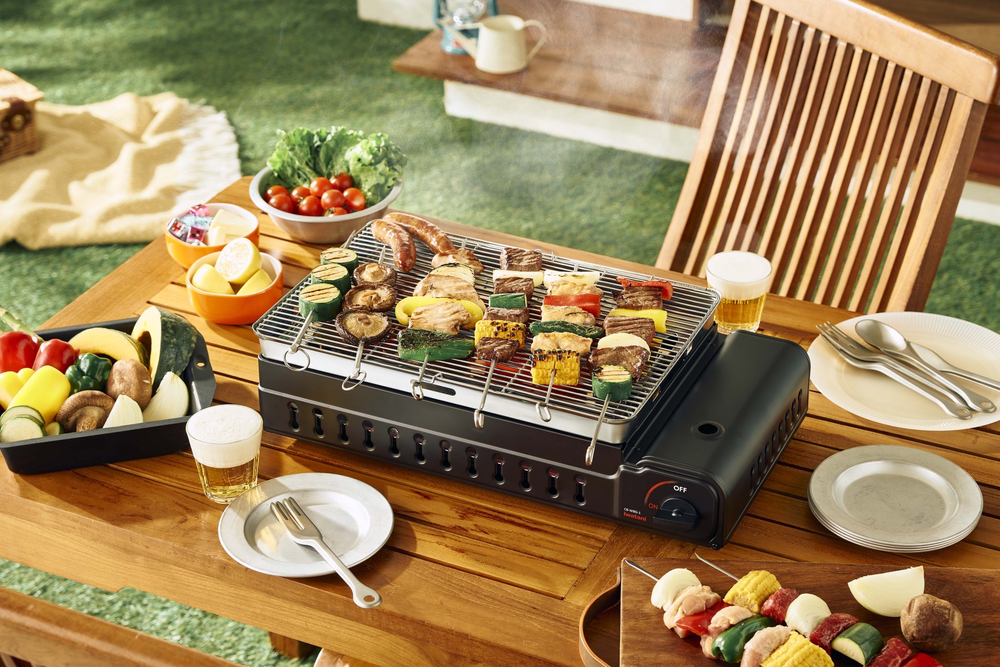 【新発売】大人数のBBQもこれ1台で！「イワタニカセットガス “ワイドBBQグリル”」便利な専用ケース付き！