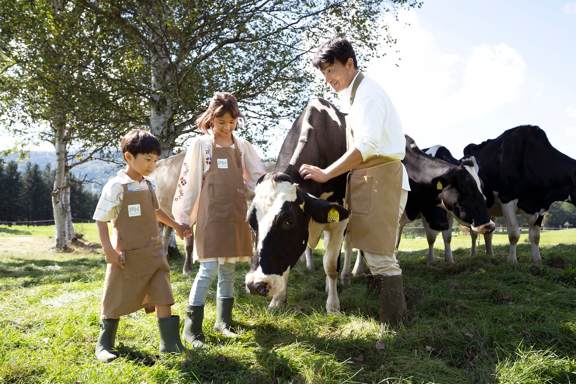 【リゾナーレトマム】五感で学ぶFarm to Table。生産から家族と一緒に分かち合うまでをリゾート内で体験できる「酪農Academy～夏休みの自由研究～」開催