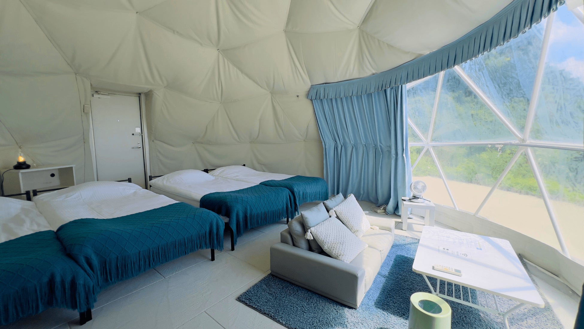 【沖縄・うるま市】ウミガメが還る希少な自然を次世代へ。「glampark Resort アクナ浜」が全棟ドーム刷新し7月リニューアルオープン