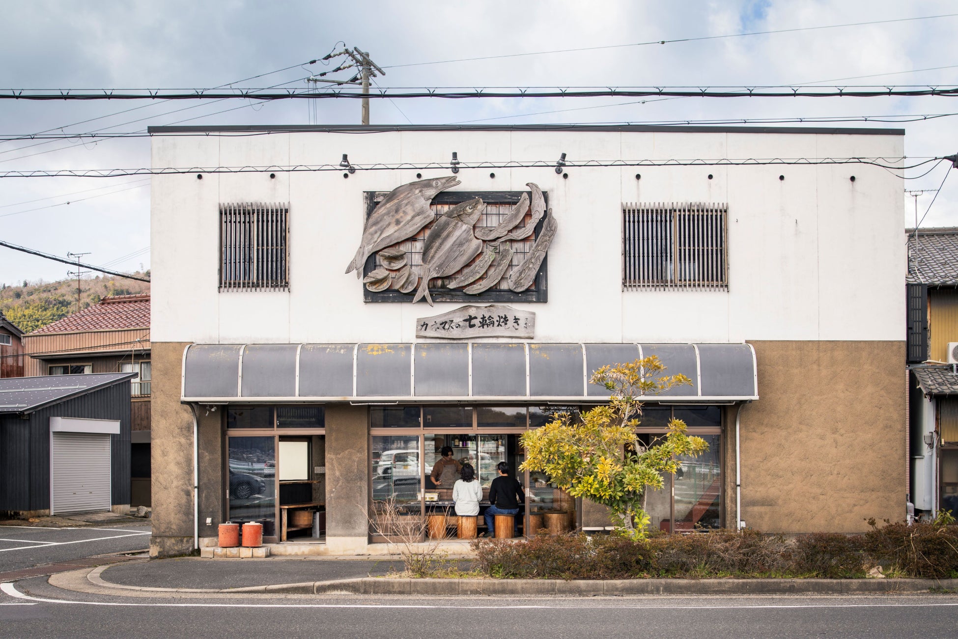 おふろcafé かりんの湯で母の日企画を開催。子どもたちの感謝メッセージ入り入浴木を浮かべる「感謝風呂」と限定ワークショップを実施