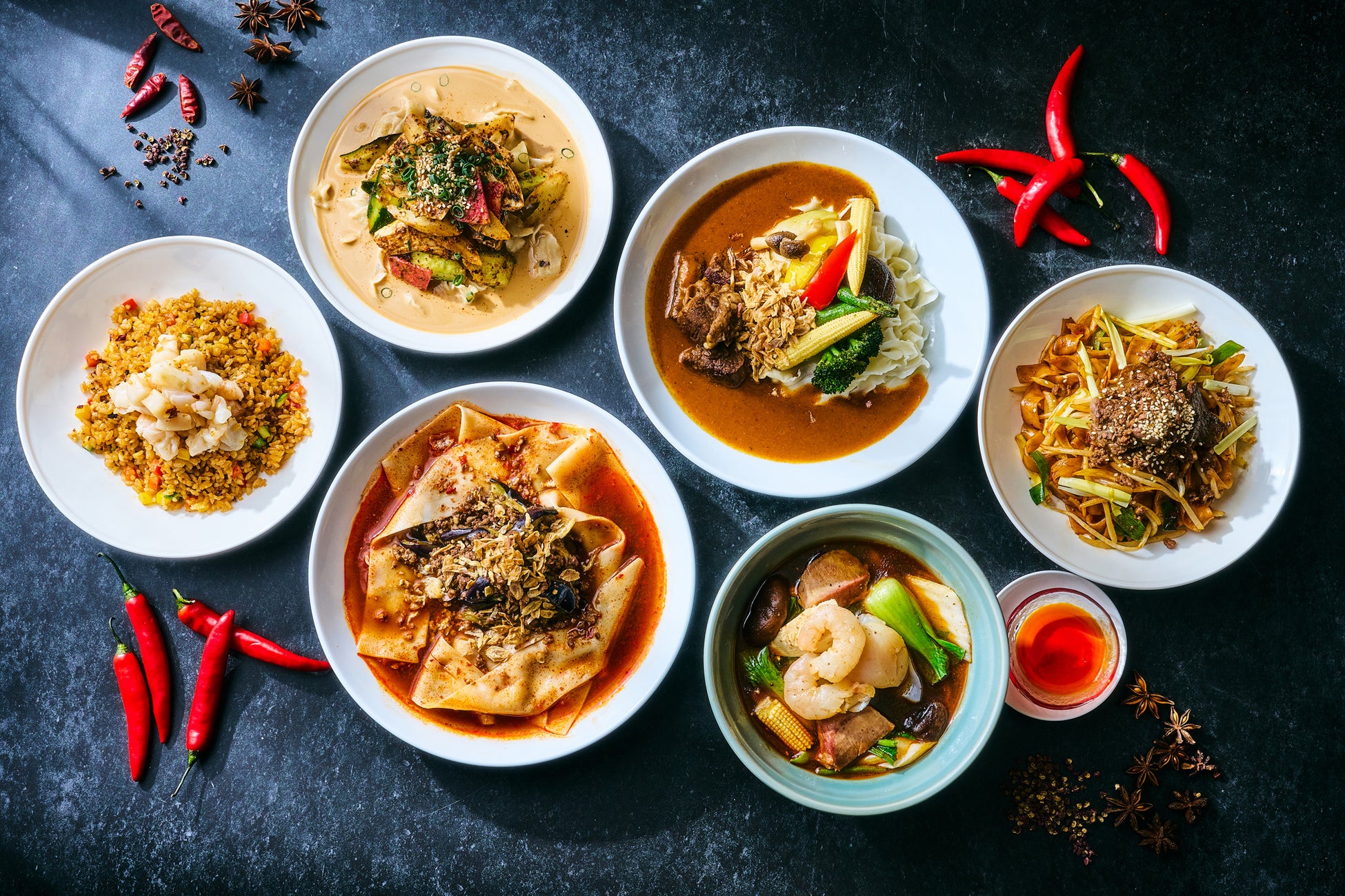 麻辣スープ麺や冷やし四川スープ麺など“痺れ・旨辛・ひんやり”が食欲を刺激する中国料理と5種類のカレーパンが新登場　酷暑を乗り切る！スパイシーメニュー