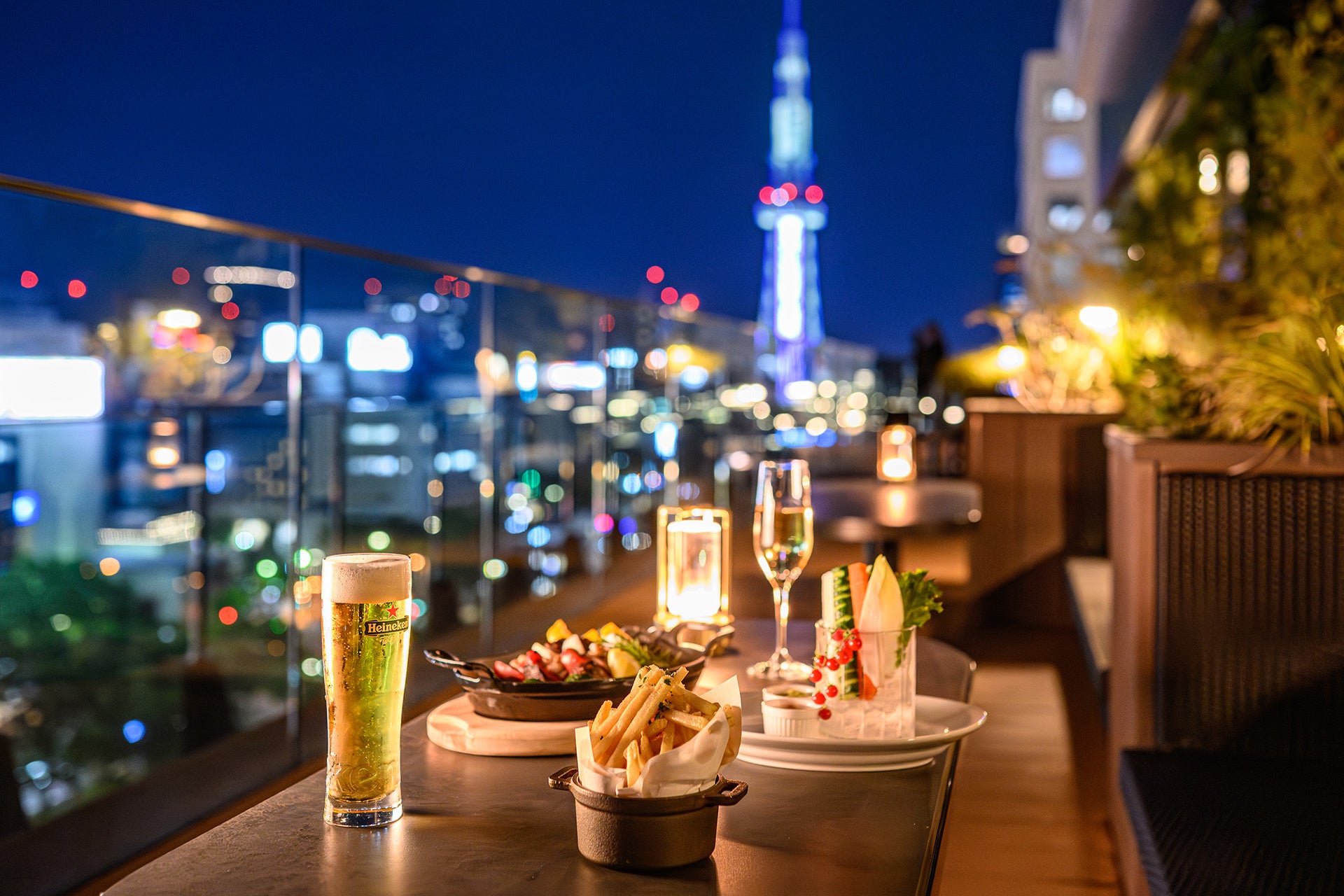 ルーフトップテラスで過ごす、心ほどける夏のひととき。ROOFTOP で楽しむ「泡と風のテラスプラン」夏仕様でご提供／ザ ロイヤルパークホテル アイコニック 名古屋
