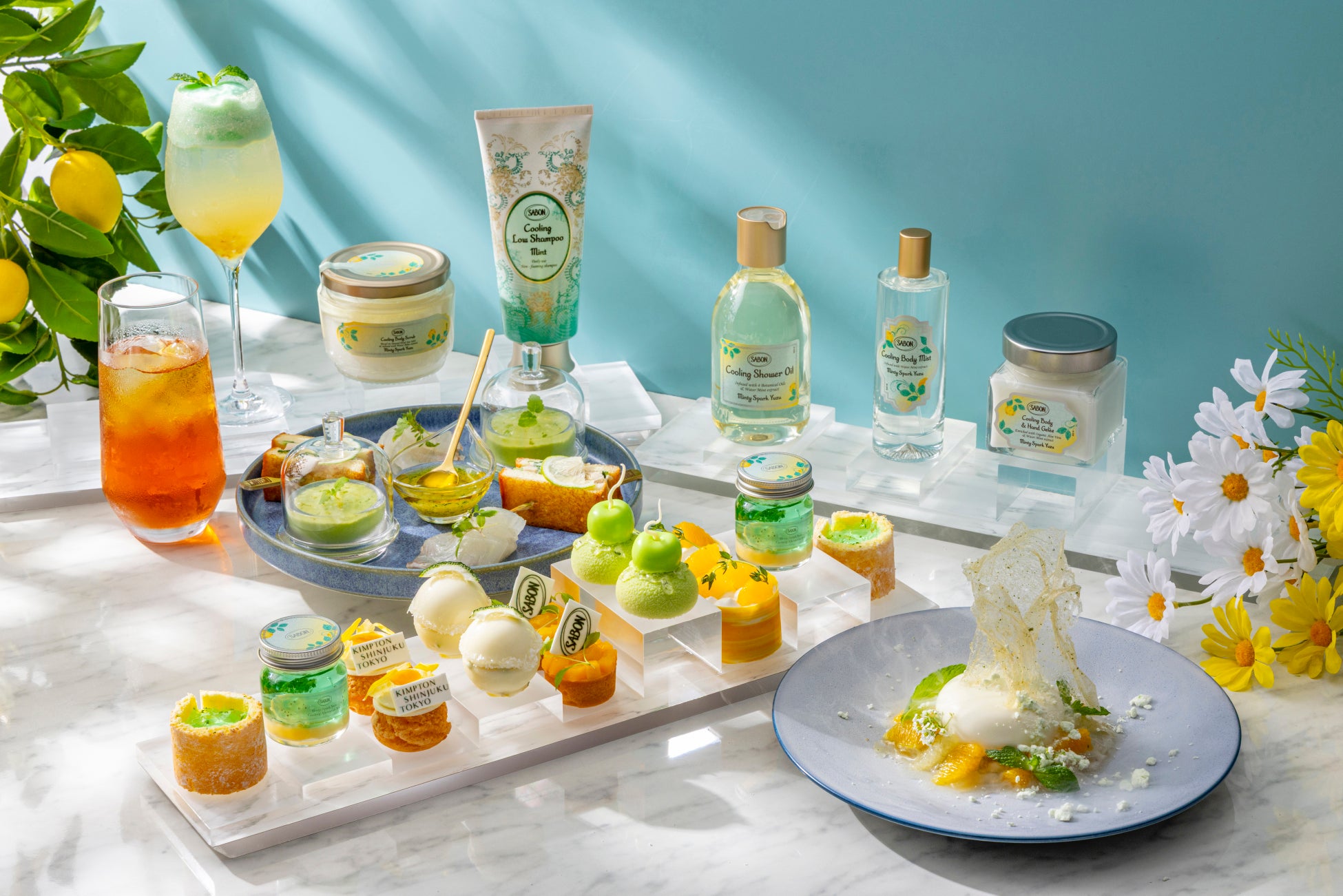 キンプトン新宿東京×SABON「ミンティスパーク・ユズ」​のコラボレーションアフタヌーンティーが登場！​ミント、柚子、マンゴー、青りんごなどが彩る夏季限定スイーツ