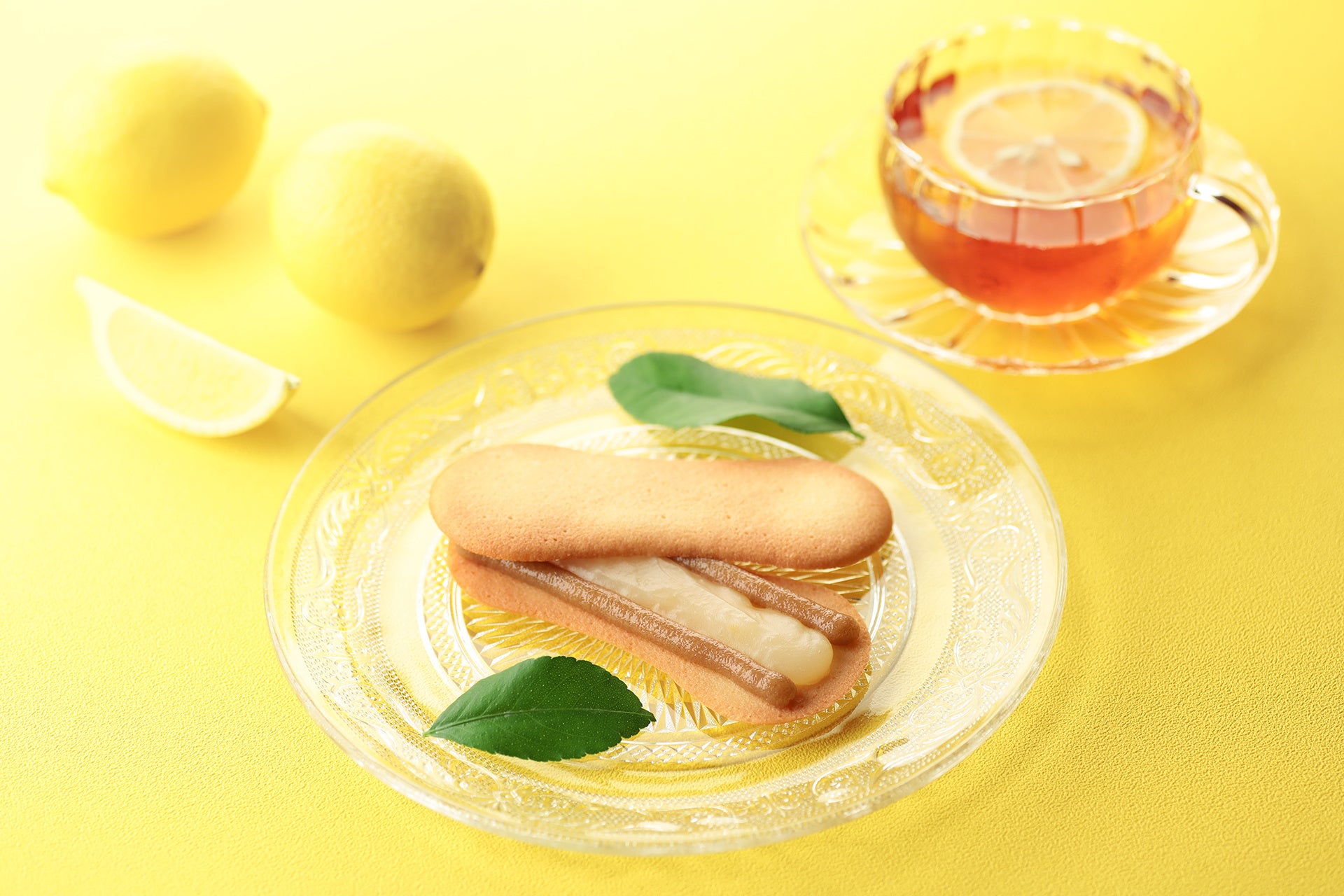 レモンスイーツ好きに食べてほしい！爽やかなレモンの酸味が楽しい夏にぴったりのラングドシャ。「美結菓　生バターと檸檬あんのふわシャリサンド」夏季限定で新発売