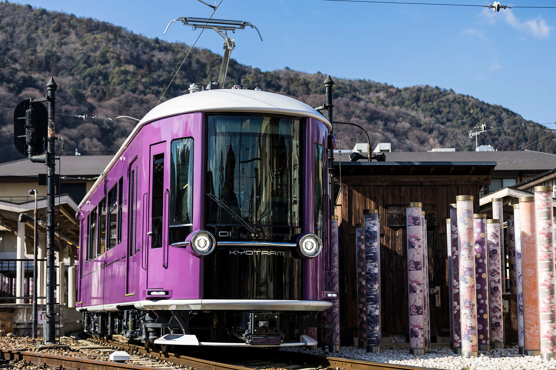 嵐電KYOTRAMが「ブルーリボン賞」を受賞、GKデザイン総研広島がデザイン