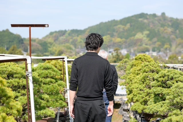 【箱根リトリート före & villa 1/f】雨音と緑が、滞在の記憶をかたちにする。若年層にも広がる盆栽文化を、滞在体験として提案