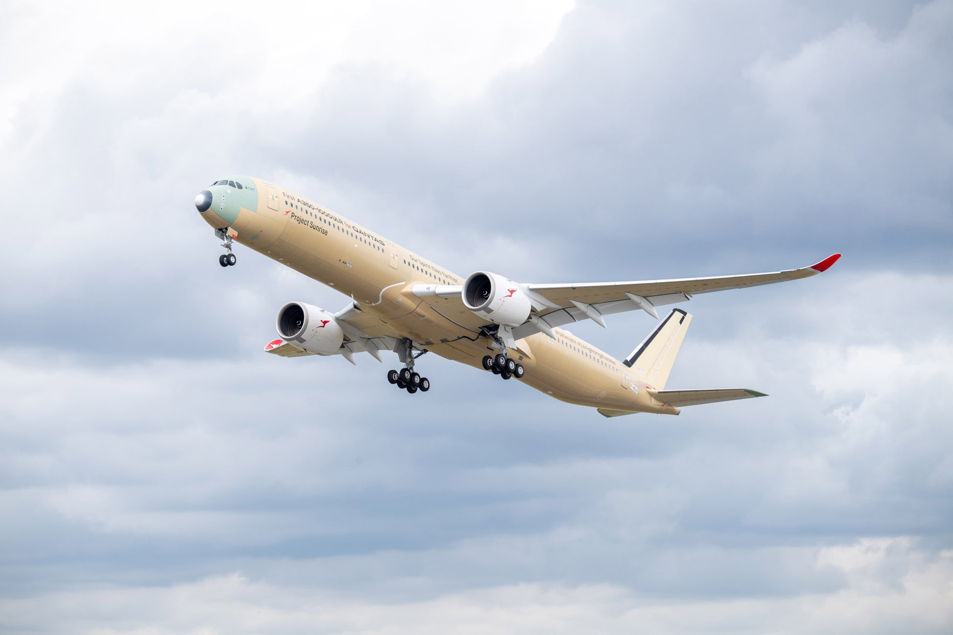 世界最長の航続距離を持つエアバスA350-1000ULR、初飛行に成功