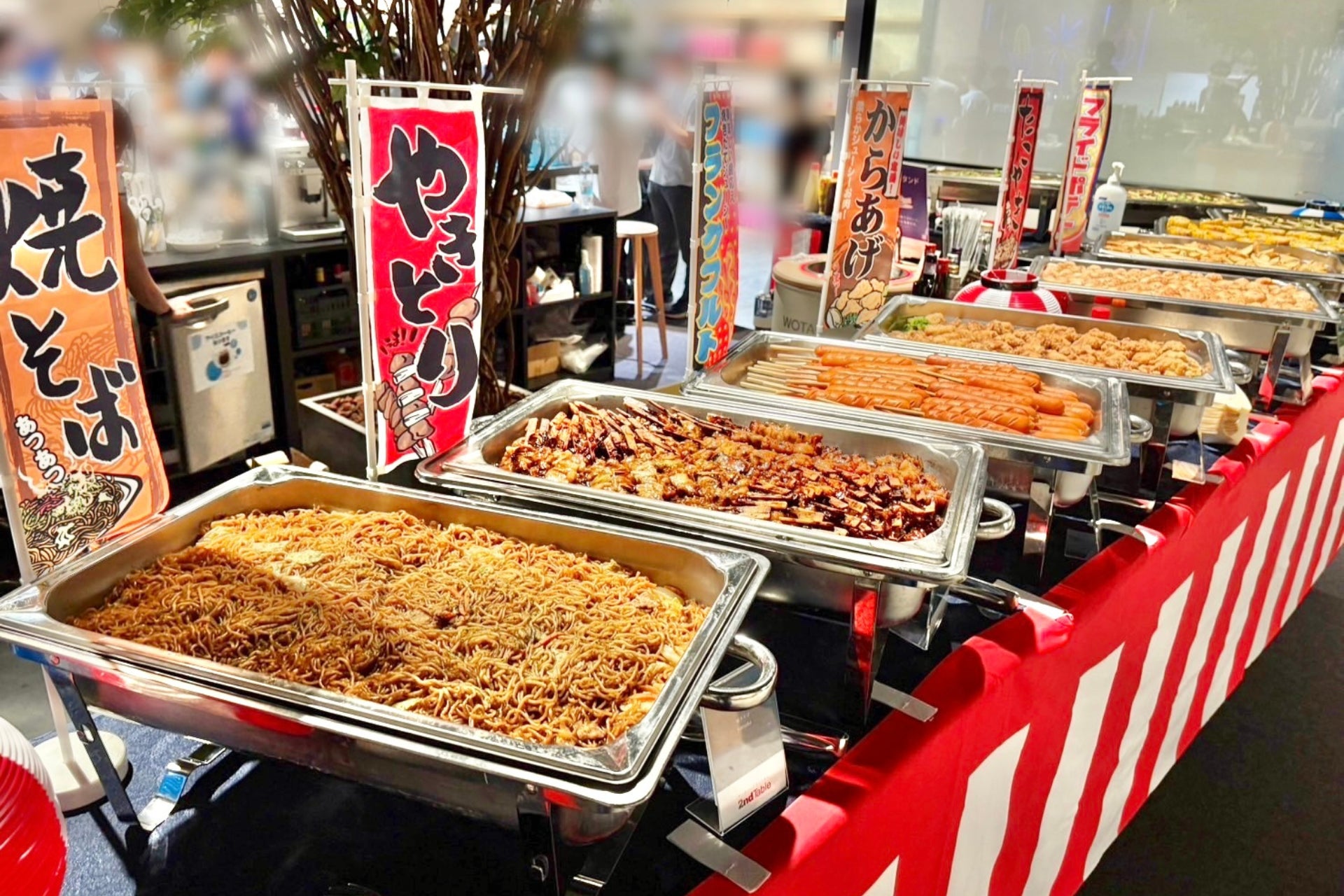 夏の社内親睦が、配属後の離職防止に。オフィスや会議室で縁日気分を味わう「お祭りケータリング」の提供を開始