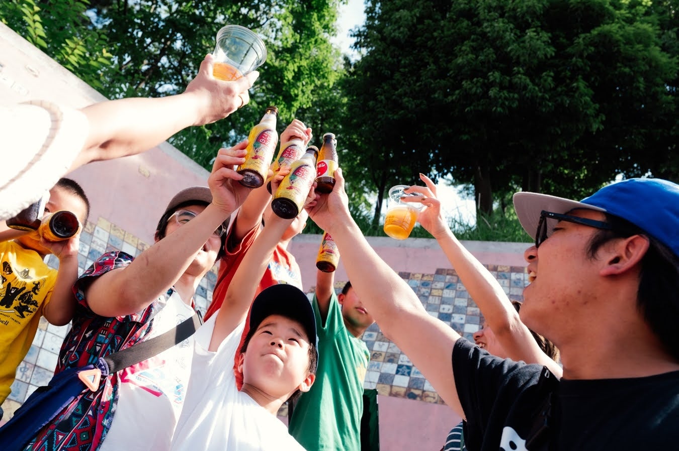 子どもも大人も多世代で乾杯！狭山市駅前が幻想的な空間に。