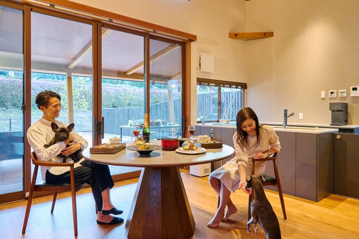愛犬との旅をもっと身近に。愛犬と泊まれるプライベート温泉付き宿泊エリア「Dear Wan Spa Garden」宿泊規約を改定、愛犬の混合ワクチンの接種要件を緩和