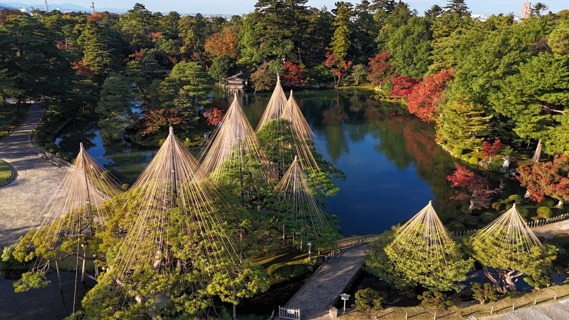 季節に応じた兼六園などのドローン映像を番組などの素材として無償で提供中