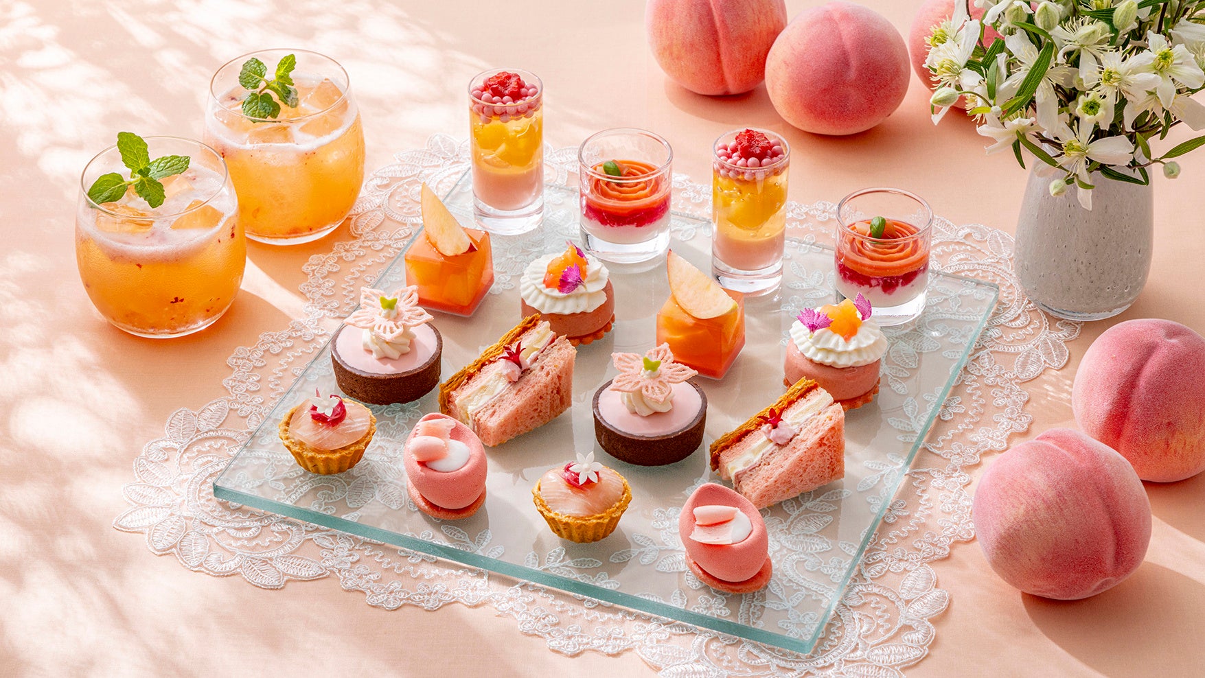 コンラッド東京、8月1日（土）より桃尽くしの「ピーチフル・アフタヌーンティー」を開催