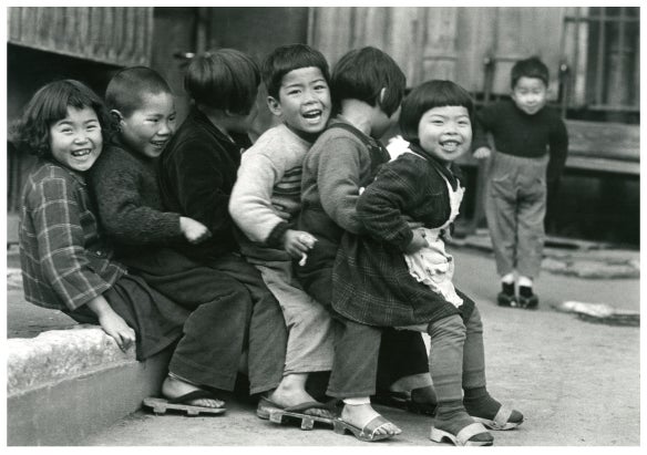 【あーすぷらざ】写真展「写真家がとらえた昭和のこども」