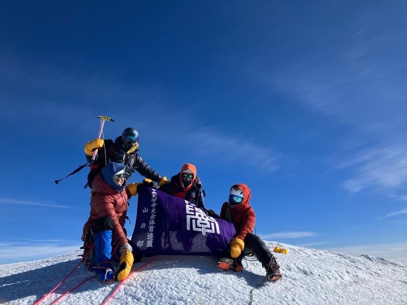 中央大学山岳部 デナリ登山隊、北米最高峰デナリに6名が登頂成功