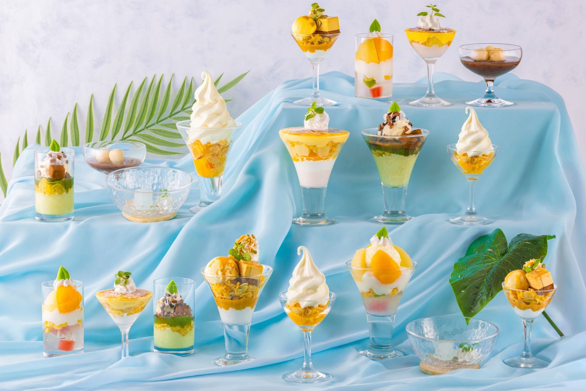 【福岡サンパレス ホテル＆ホール】桃のブリュレパフェが初登場！『夏のパフェ食べ放題 Season.2』を開催