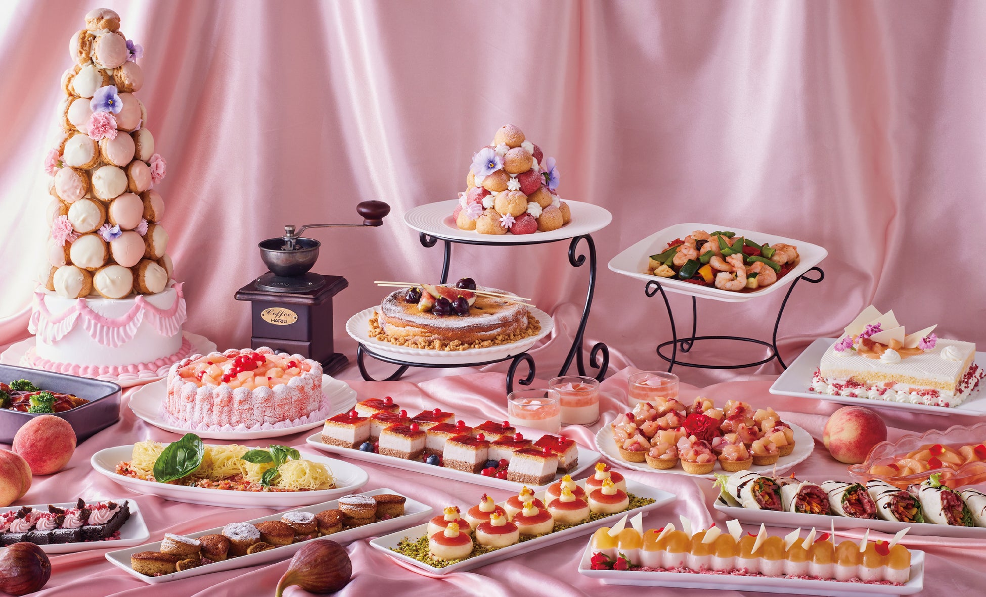 ホテル アゴーラ 大阪守口　桃と無花果のスイーツメゾン　夏のティータイムを楽しむ華やかなビュッフェ