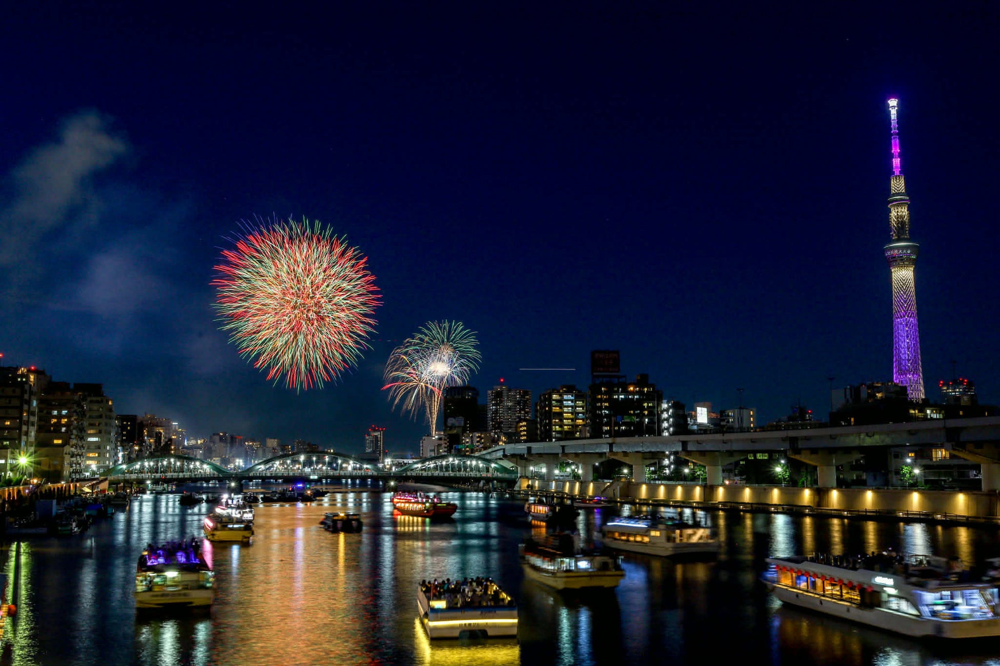 【緊急発売】まだ間に合う隅田川花火大会！東京ウォータウェイズ、驚きの27,500円〜で乗れる「直前割」花火クルーズの予約受付を開始