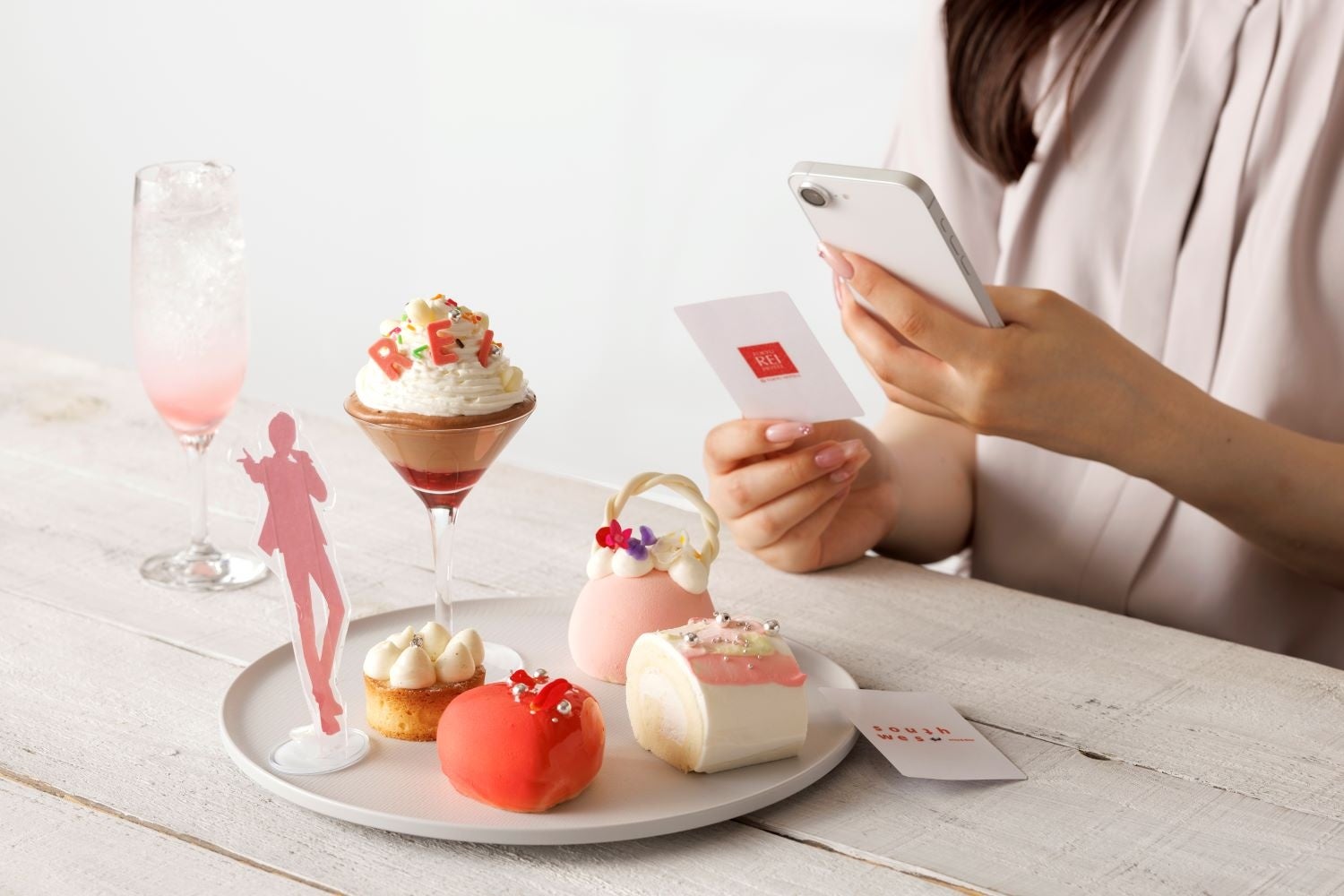 大反響“推し色スイーツブッフェ”に続く第2章！札幌のホテルで推しへの愛を表現する「ｍer♡ir♡(メロいろ)スイーツセット」登場