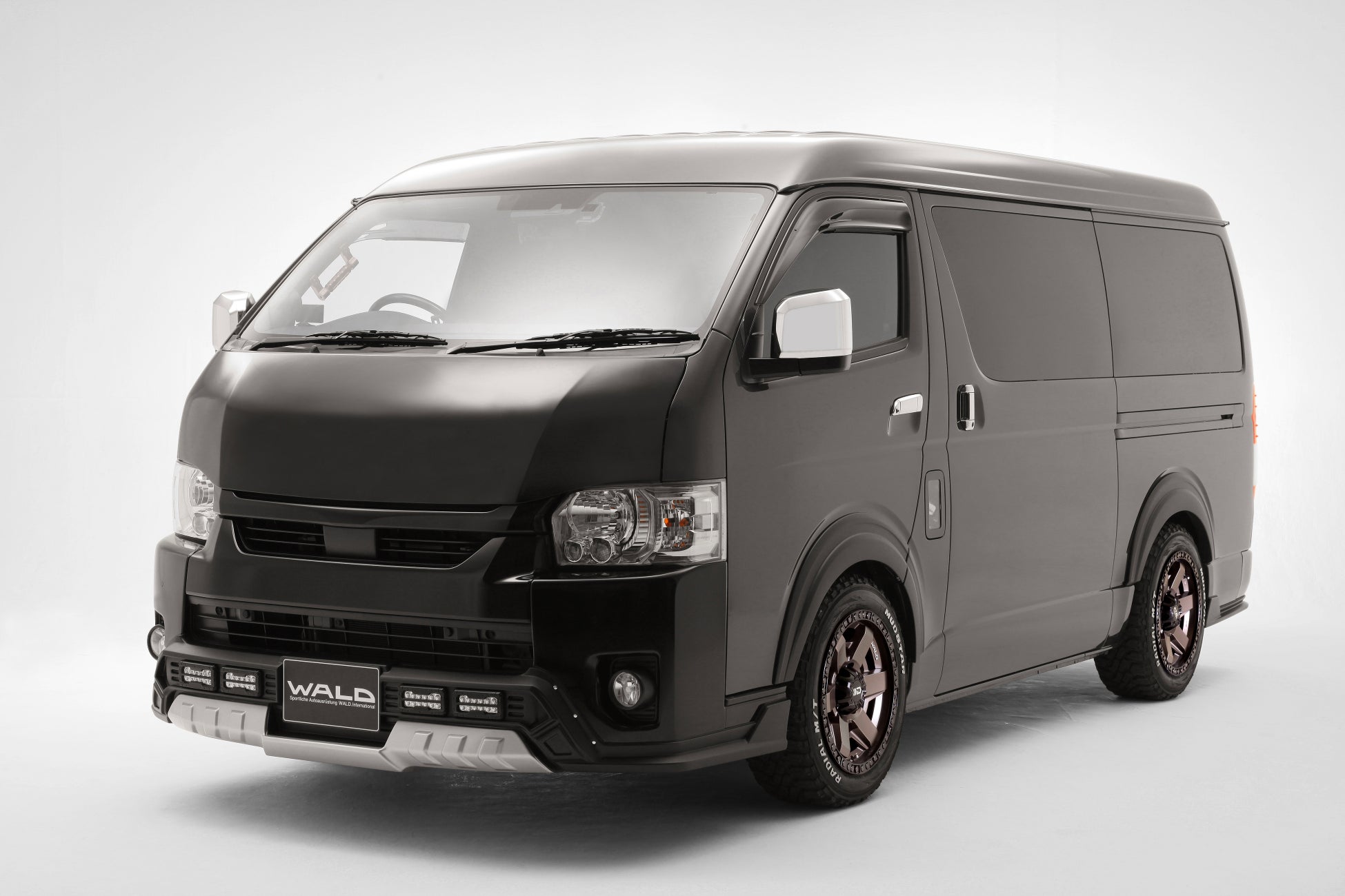 ダイレクトカーズ×WALD、5台限定の特別仕様Brunoを発表。家具・床・シートまで一新。新たな世界観をまとったBrunoが東京キャンピングカーショー2026に登場