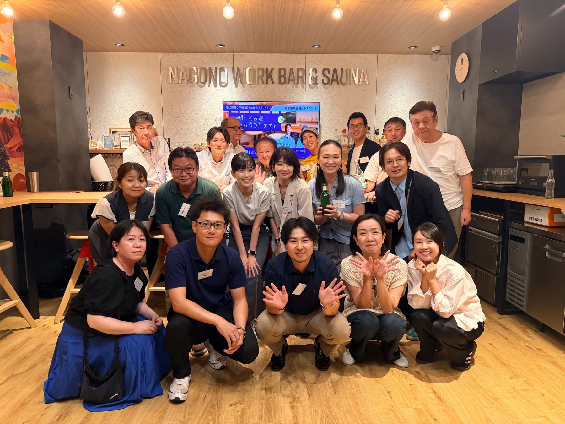 【香川・ぬくもりのリレー 第2弾】結婚式場ザ・チェルシーへ「おでかけのための車いす」スワニーミニ2台と「移動を快適にする」スワニーバッグ3台を寄贈