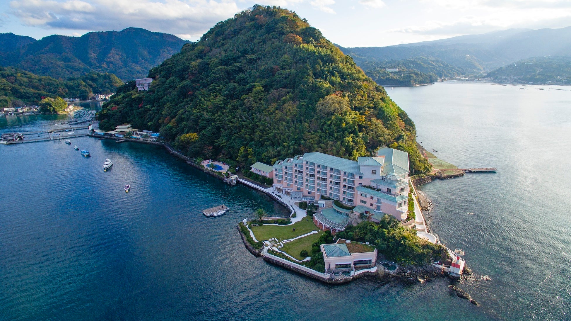 愛媛・松山圏の6つのサウナを巡る「サウナ遍路」、四国遍路の文化にならった番外企画「お接待」を開催。参加者にイオンウォーターを無料配布