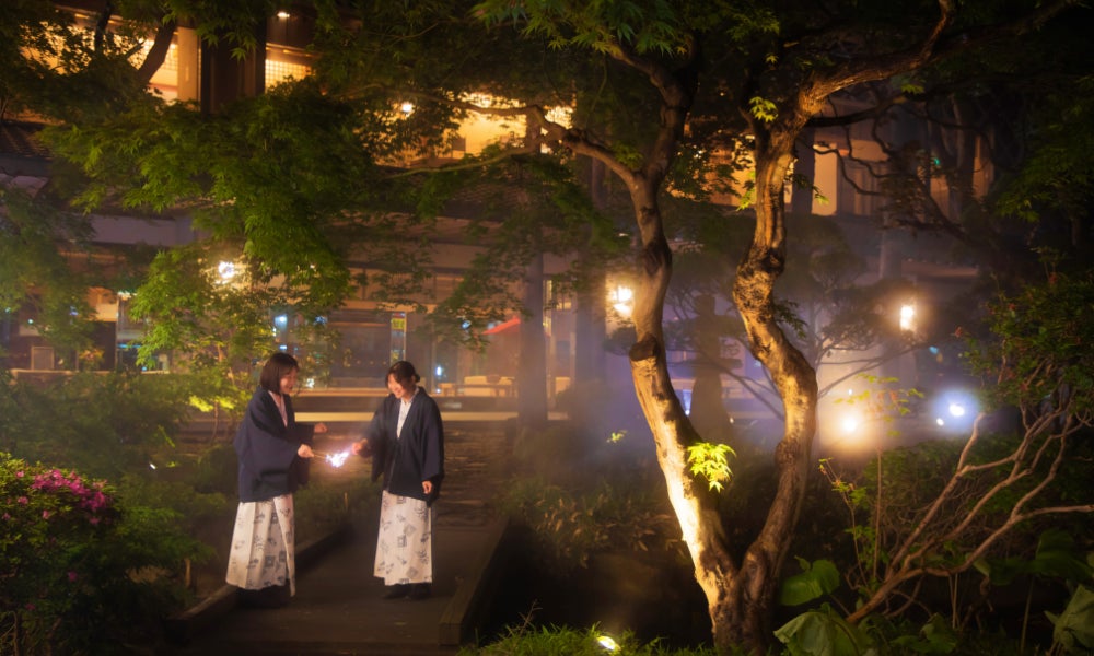 浴衣で歩く、夏の夜。100年以上の歴史を刻む日本庭園で楽しむ「花火の時間」―湯元啄木亭、8月31日までの夏限定宿泊プランを販売【函館／湯の川温泉】