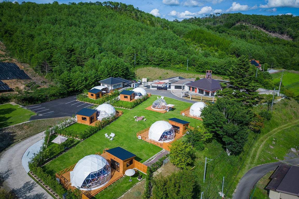 【広島・三原】“泊まる”から“一日中遊べる”グランピングへ。アドベンチャープール付き新客室が誕生！「グランエントランス広島三原」がリニューアル
