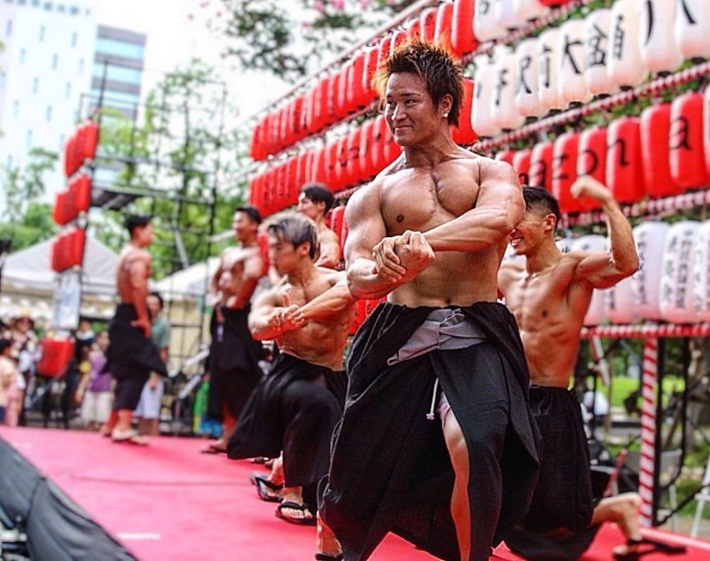 【マッチョ×お祭り】中野駅前大盆踊り大会で筋肉紳士集団ALLOUTが今年も「筋肉盆踊り」で盛り上げる！水かけ企画も実施！