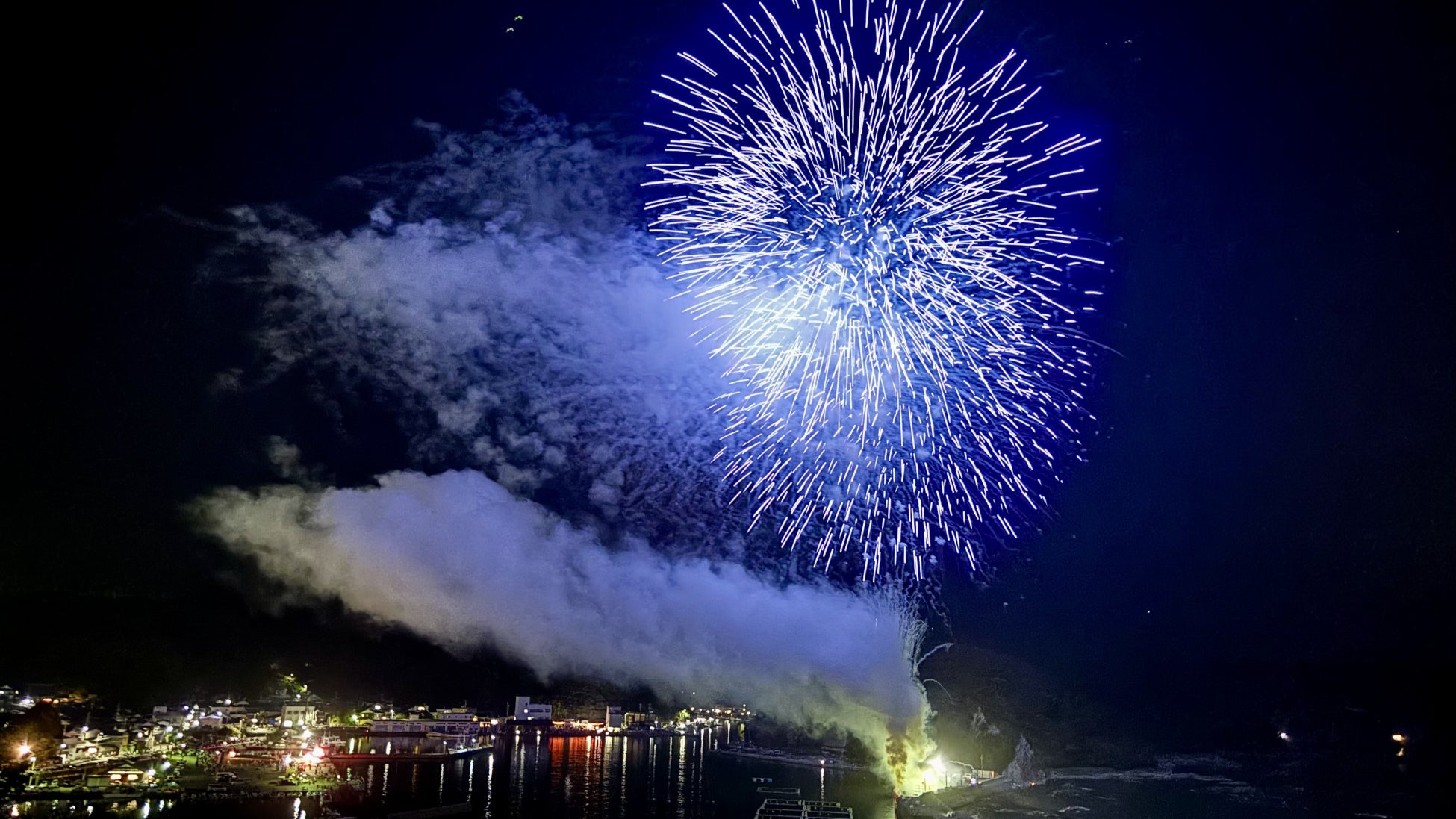 太地町花火大会、8月14日開催　日本遺産認定10周年の地を彩る約1,000発と伝統行事「柱松」