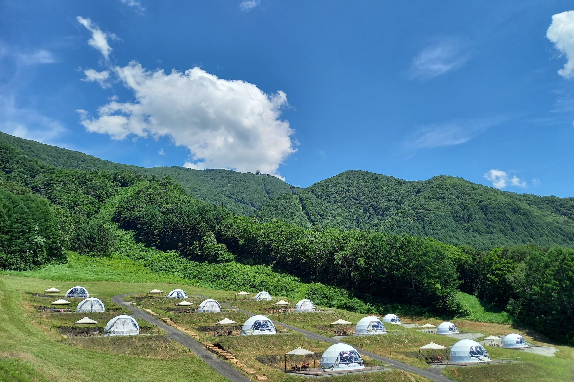 【星のや京都】平安貴族の美意識に浸り、奥嵐山の秋の彩りに没入するシグネチャープログラム「紅葉の私邸でたゆたう時空（とき）」提供開始