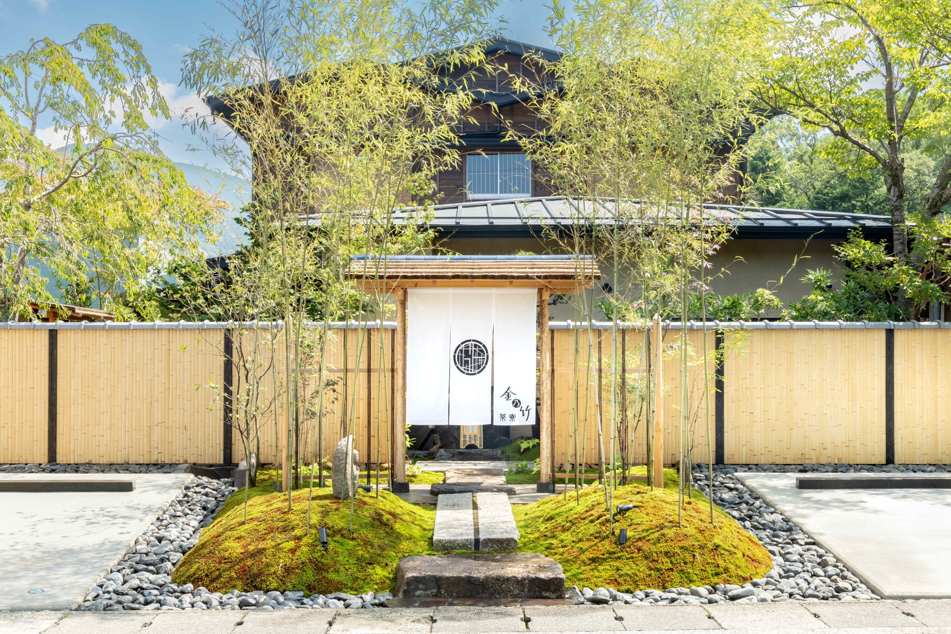 《周年企画》第1弾は約1か月で500枚が完売!好評につき第2弾 フンボルトペンギンのデザイン「アトア5周年記念チケット」を販売します!