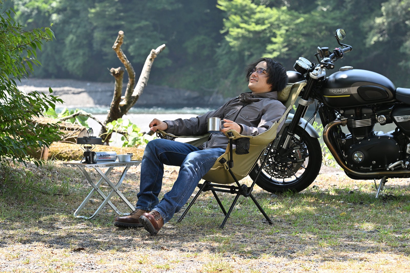 【新商品】バイクに積める大人気アウトドアチェアに待望のハイバックモデルが登場！「WIDE/REST ハイバックチェア」新発売
