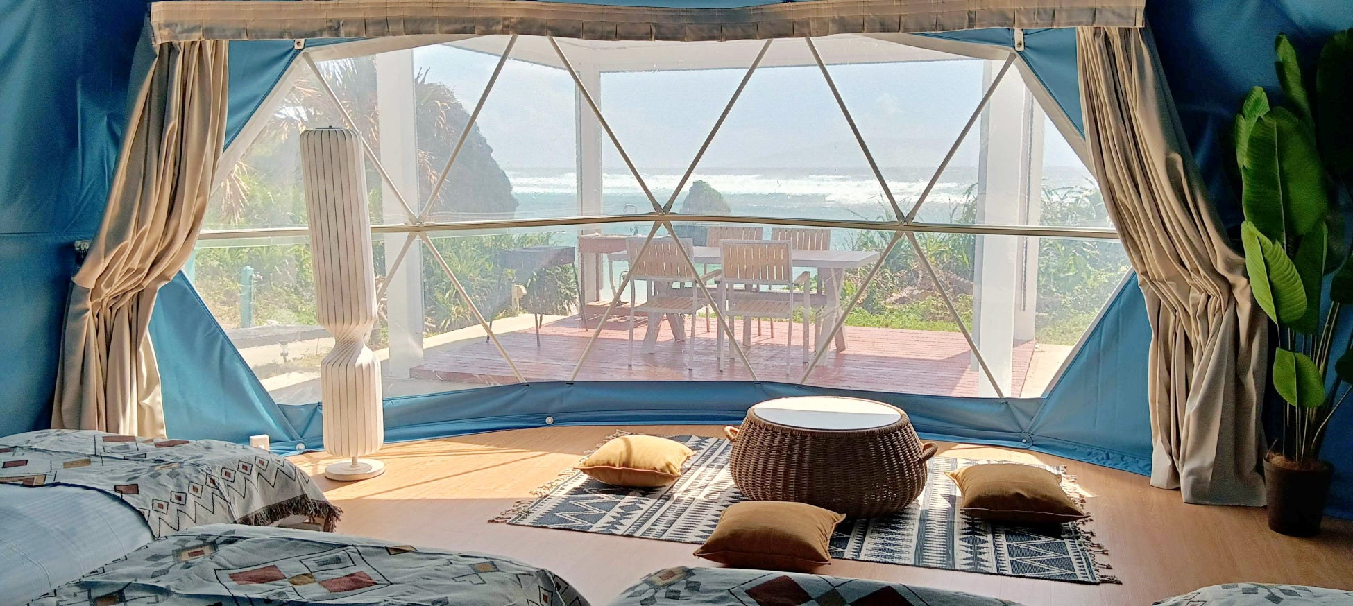 【沖縄・うるま市】「glampark resort アクナ浜」ツインドーム全7棟のフルリニューアル工事が完了、宿泊受け入れを再開