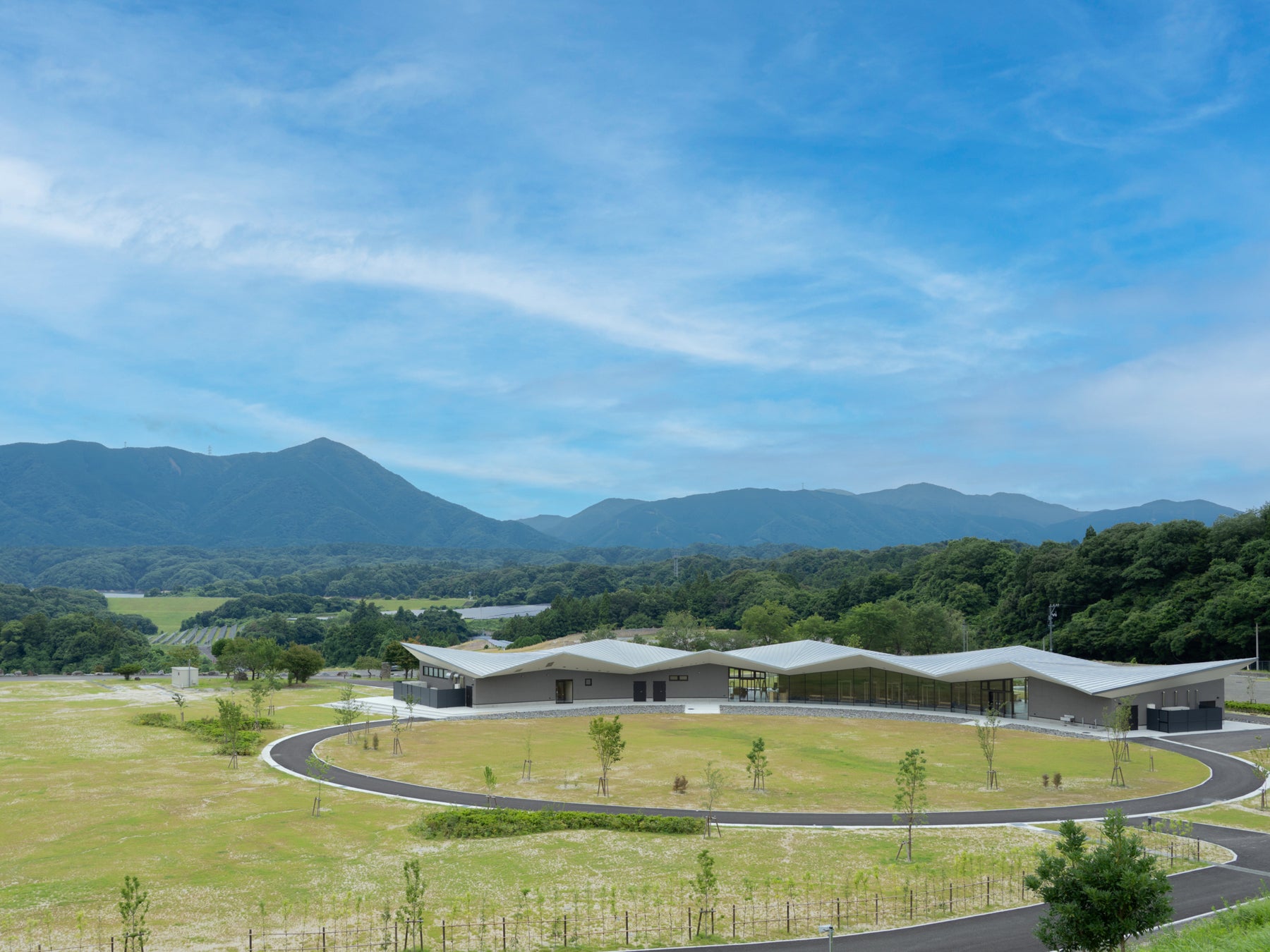 三重県いなべ市・鈴鹿山脈の絶景を望む「宿泊」「体験」「食」の機能を備えた公園『いなべ市梅林公園 あわい』2026年9月4日グランドオープン