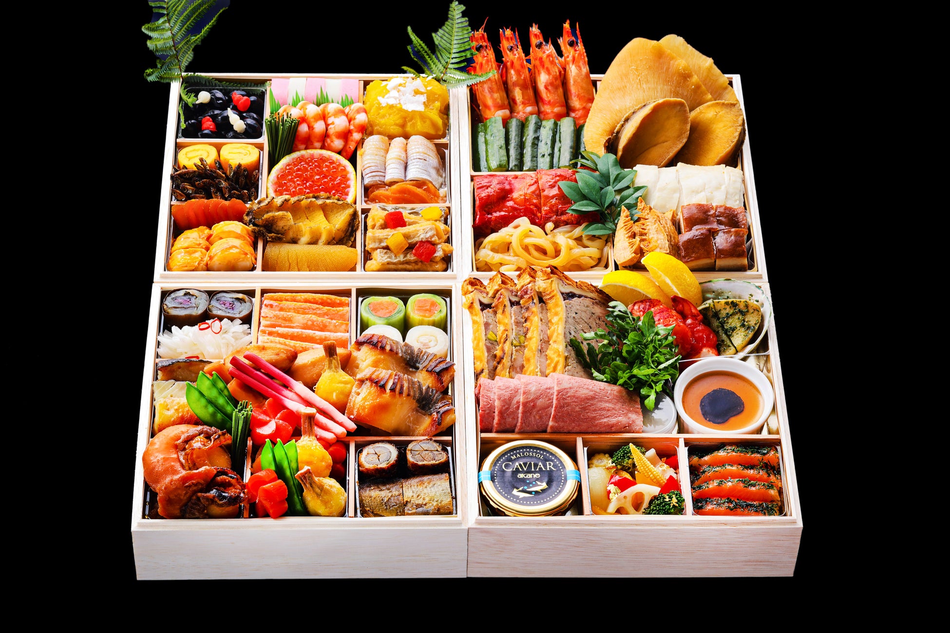 〈お正月を彩る“究極のおせち”〉和・洋・中の粋を詰め込んだ、豪華絢爛『極み重』登場