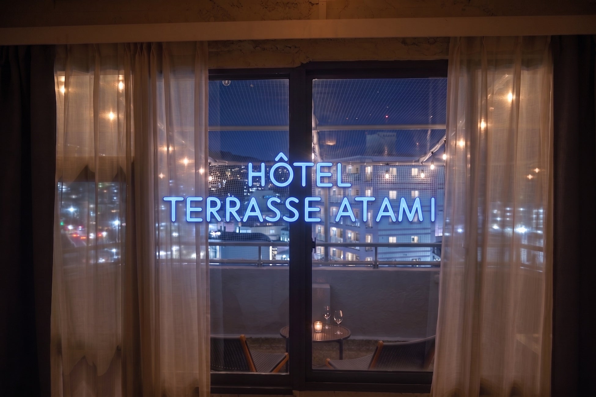 【熱海駅徒歩2分】8月開業の全3室隠れ家ホテル「HOTEL TERRASSE ATAMI」が予約好調！「日帰りのつもりが、やっぱり泊まりたい」熱海を満喫した旅行者の“当日泊・延泊ニーズ”にもフィット