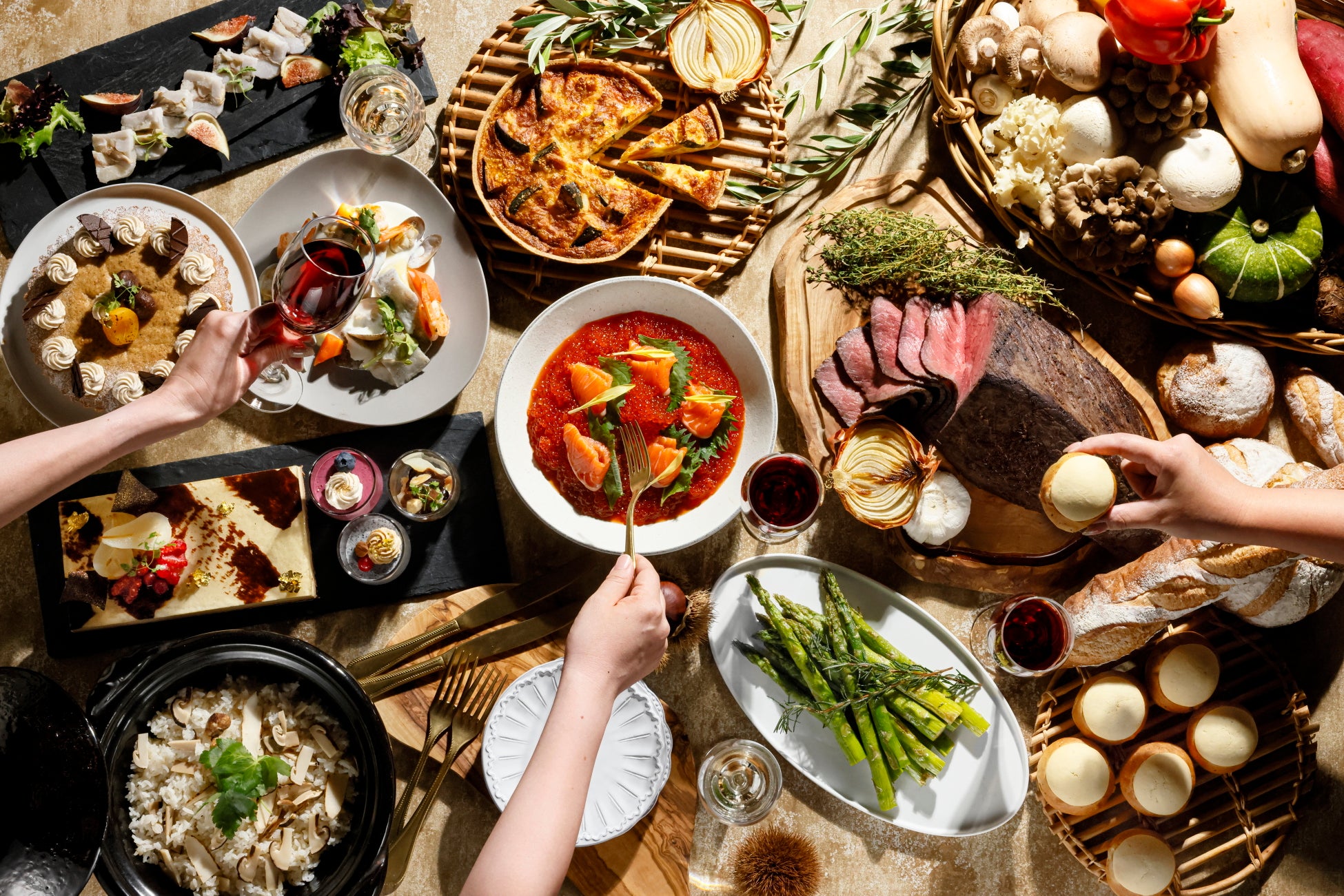 【グランドニッコー東京 台場】GARDEN DINING『秋のプレミアム収穫祭』～国産牛ローストビーフ・松茸・サーモン・いくら～ 提供期間：2026年10月2日（金）～11月29日（日）
